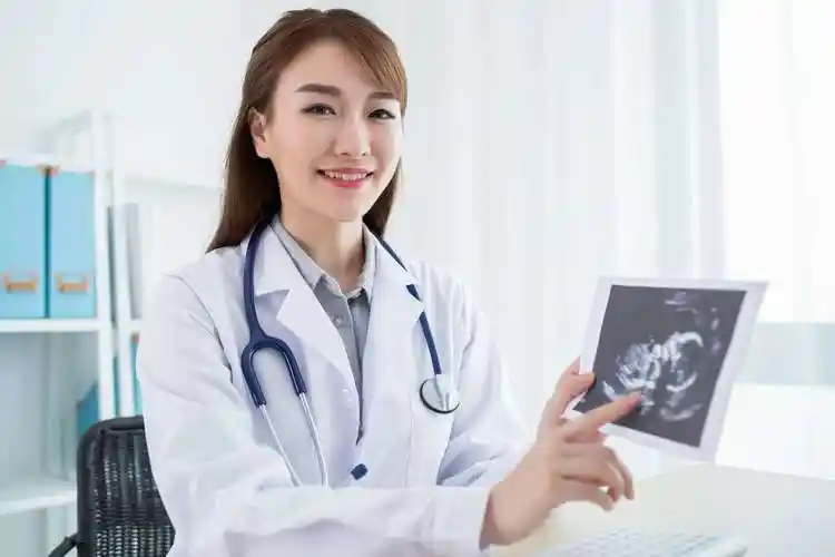 天津跨越孕育难关：试管代生家庭的艰辛与新生喜悦